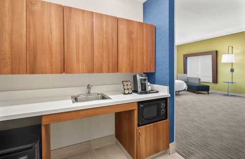 North Natomas Hotel | Holiday Inn Express Hotel Sacramento Airport Natomas by IHG
