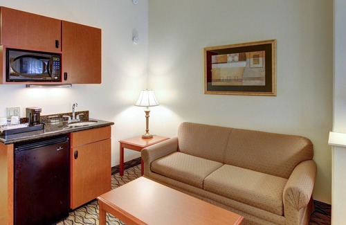 San Angelo Hotel | Holiday Inn Express Hotel & Suites San Angelo by IHG