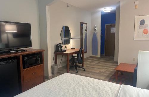 Sioux Falls Hotel | Holiday Inn Express Hotel & Suites Sioux Falls At Empire Mall by IHG