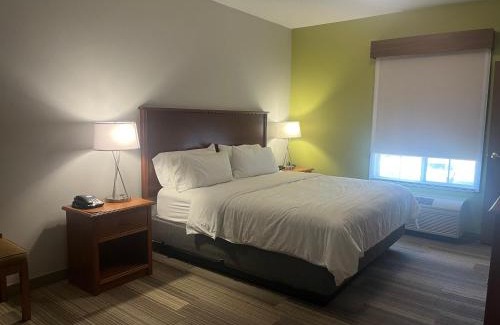 Sioux Falls Hotel | Holiday Inn Express Hotel & Suites Sioux Falls At Empire Mall by IHG