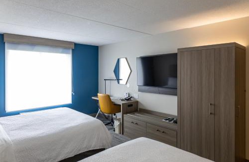 Brockville Hotel | Holiday Inn Express Hotel & Suites Brockville by IHG