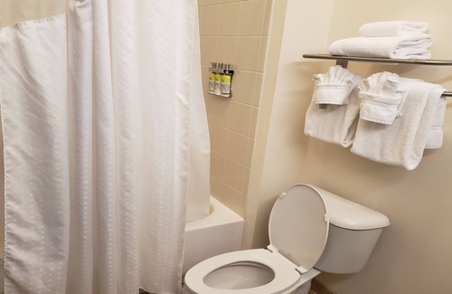 Cambridge Hotel | Holiday Inn Express Hotel & Suites Cambridge by IHG