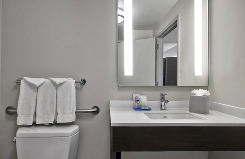 Grandview Hotel | Holiday Inn Express Hotel & Suites Kansas City - Grandview by IHG