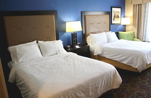 Manchester Hotel | Holiday Inn Express Hotel & Suites Manchester - Airport by IHG