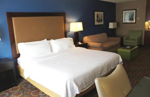 Manchester Hotel | Holiday Inn Express Hotel & Suites Manchester - Airport by IHG