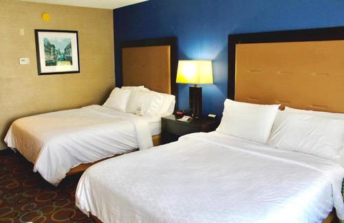 Manchester Hotel | Holiday Inn Express Hotel & Suites Manchester - Airport by IHG