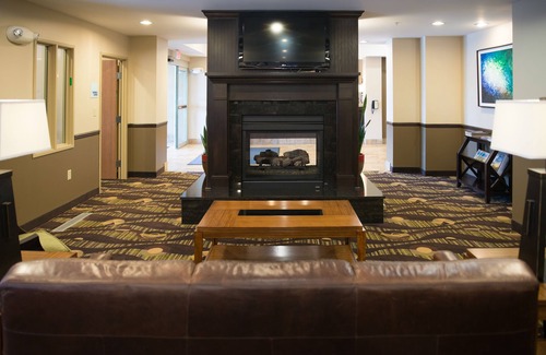 Northwood Hotel | Holiday Inn Express Hotel & Suites Northwood by IHG