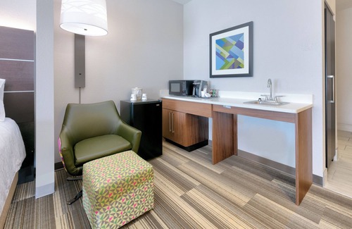 Pell City Hotel | Holiday Inn Express Hotel & Suites Pell City by IHG
