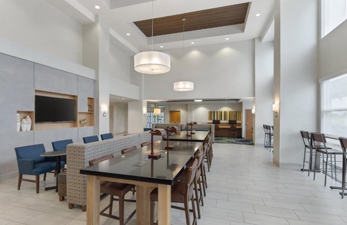 North Natomas Hotel | Holiday Inn Express Hotel & Suites Sacramento Airport Natomas by IHG