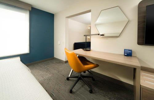 St. Charles Hotel | Holiday Inn Express Hotel & Suites St. Charles by IHG