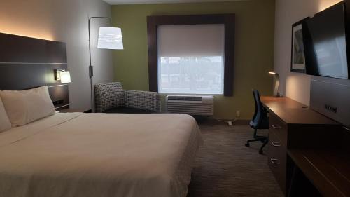 Weslaco Hotel | Holiday Inn Express Hotel and Suites Weslaco by IHG