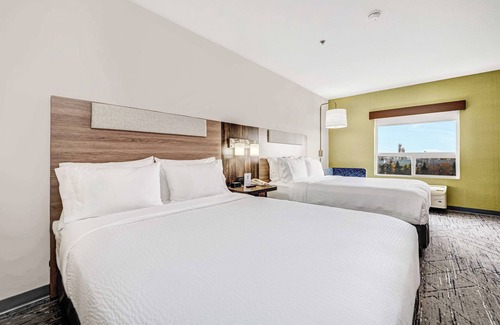 Southwest Edmonton Hotel | Holiday Inn Express Hotel & Suites Edmonton South by IHG