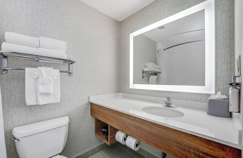 Southwest Edmonton Hotel | Holiday Inn Express Hotel & Suites Edmonton South by IHG