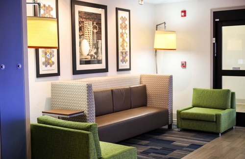 Athens Hotel | Holiday Inn Express Hotel & Suites Athens by IHG