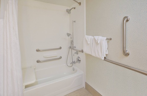 Bedford Park Hotel | Holiday Inn Express Hotel & Suites Chicago-Midway Airport by IHG