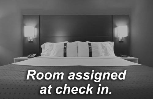 Gahanna Hotel | Holiday Inn Express Hotel & Suites Columbus Airport by IHG