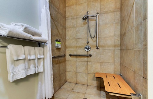 Lititz Hotel | Holiday Inn Express Hotel & Suites Lancaster-Lititz by IHG