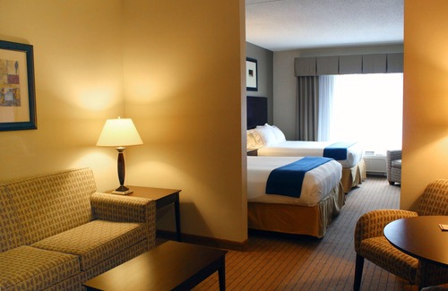 Whippleville Hotel | Holiday Inn Express Hotel & Suites Malone by IHG