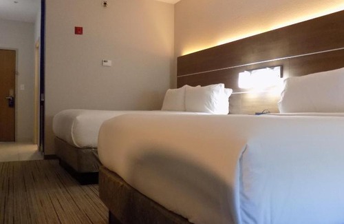 Mission Hotel | Holiday Inn Express Hotel & Suites Mission-McAllen Area, an IHG Hotel