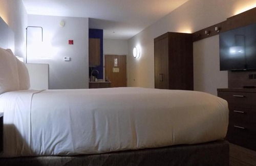Mission Hotel | Holiday Inn Express Hotel & Suites Mission-McAllen Area, an IHG Hotel