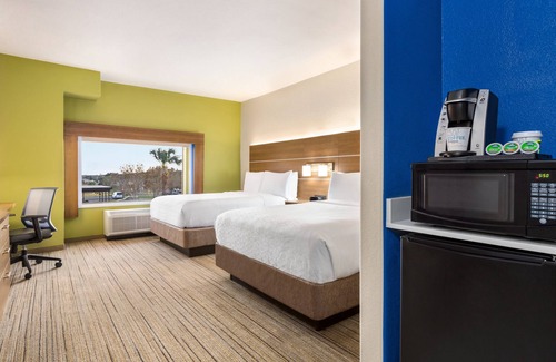 Mission Hotel | Holiday Inn Express Hotel & Suites Mission-McAllen Area by IHG