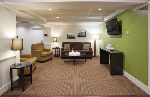 Rogers Hotel | Holiday Inn Express Hotel & Suites Rogers by IHG