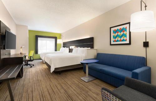Shawnee Hotel | Holiday Inn Express Hotel & Suites Shawnee I-40 by IHG
