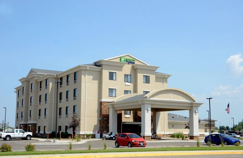 Sidney Hotel | Holiday Inn Express Hotel & Suites Sidney by IHG
