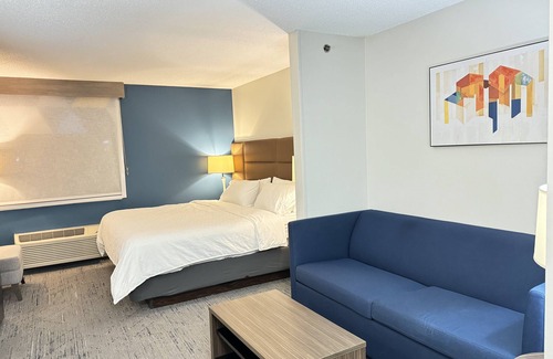 Woodbury Hotel | Holiday Inn Express Hotel & Suites St. Paul-Woodbury by IHG