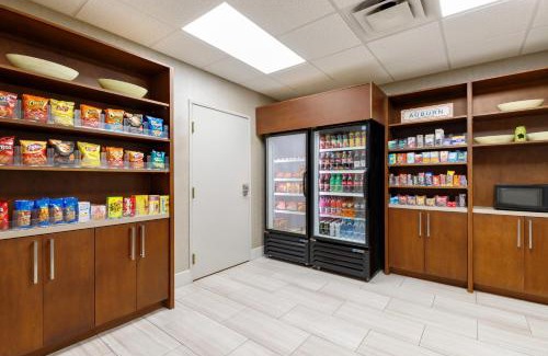 Auburn Hotel | Holiday Inn Express Hotel & Suites Auburn - University Area by IHG