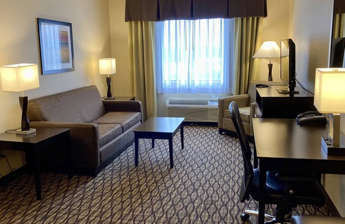 Edmond Hotel | Holiday Inn Express Hotel & Suites Edmond by IHG