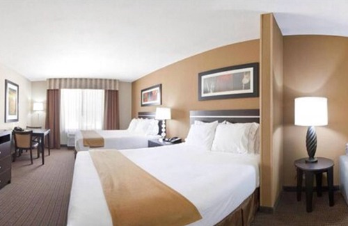 Lamar Hotel | Holiday Inn Express Hotel & Suites LAMAR by IHG