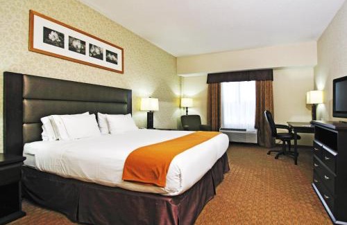 Ottawa Division Hotel | Holiday Inn Express Hotel & Suites Ottawa Airport by IHG