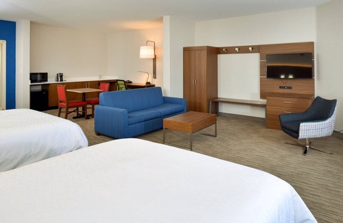 Lodi Hotel | Holiday Inn Express Hotel & Suites Lodi by IHG