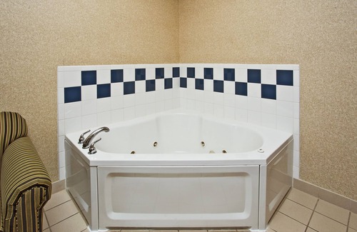 Anderson Hotel | Holiday Inn Express Hotel & Suites ANDERSON NORTH by IHG