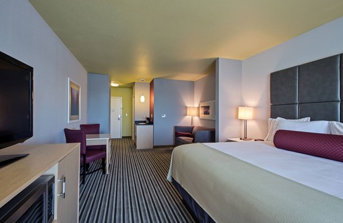 Carlisle Hotel | Holiday Inn Express Hotel & Suites, Carlisle-Harrisburg Area by IHG