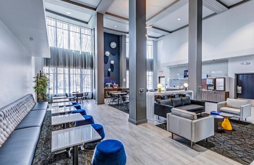 Columbus Hotel | Holiday Inn Express Hotel & Suites Ohio State University- OSU Medical Center by IHG