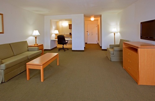 Columbus Hotel | Holiday Inn Express Hotel & Suites Columbus by IHG