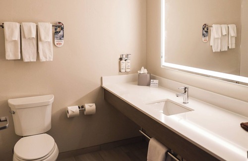Douglas Hotel | Holiday Inn Express Hotel & Suites Douglas by IHG