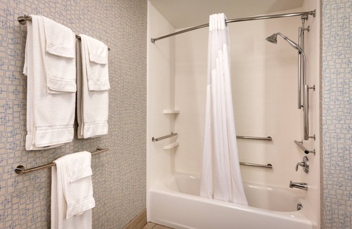 Biggs Field Hotel | Holiday Inn Express Hotel & Suites El Paso I-10 East by IHG