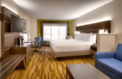Biggs Field Hotel | Holiday Inn Express Hotel & Suites El Paso I-10 East by IHG