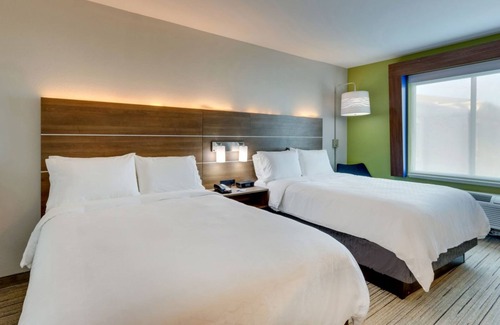 Mankato Hotel | Holiday Inn Express Hotel and Suites Mankato East by IHG