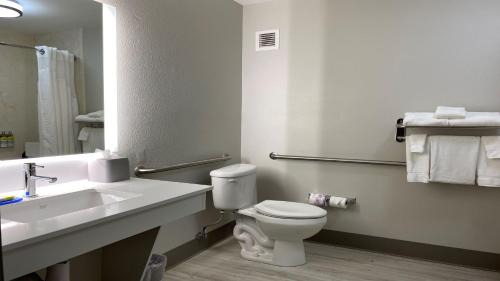 Somerset Hotel | Holiday Inn Express Hotel & Suites Somerset Central by IHG