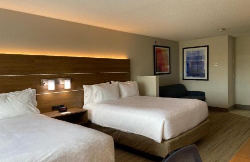 Somerset Hotel | Holiday Inn Express Hotel & Suites Somerset Central by IHG