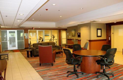 Waterford Hotel | Holiday Inn Express Hotel & Suites Waterford by IHG