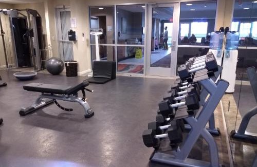 Waterford Hotel | Holiday Inn Express Hotel & Suites Waterford by IHG