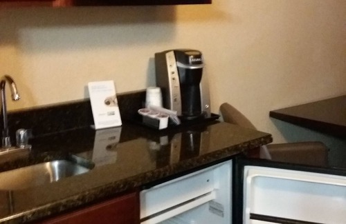 Waterford Hotel | Holiday Inn Express Hotel & Suites Waterford by IHG