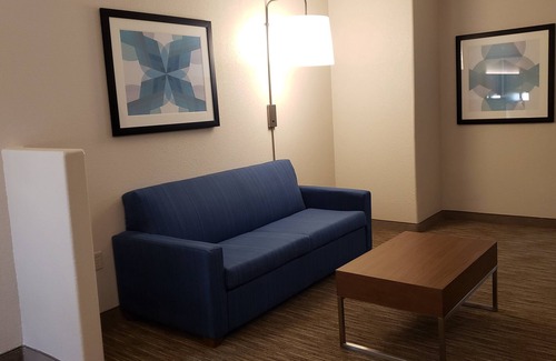 Weslaco Hotel | Holiday Inn Express Hotel & Suites Weslaco by IHG