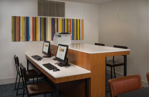 Independence Hotel | Holiday Inn Express Independence - Kansas City by IHG