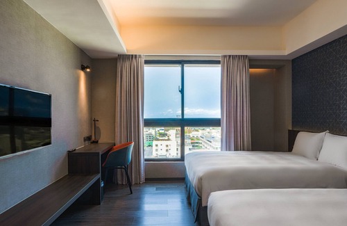 Yancheng District Hotel | Holiday Inn Express Kaohsiung Love River, an IHG Hotel